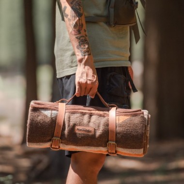 Одеяло шерстяное NATUREHIKE геометрич.рисунок, 150х200см, хаки